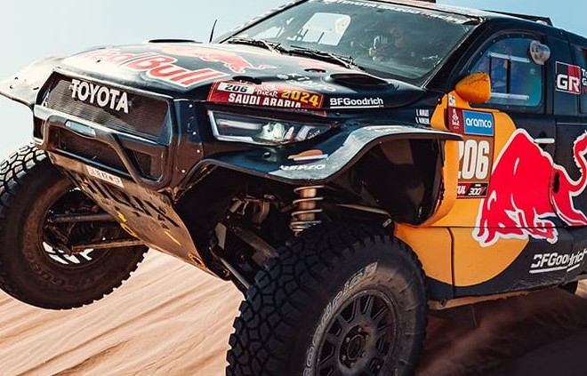 Andalkan GR DKR Hilux EVO T1U, Pembalap Muda TOYOTA GAZOO Racing Tampil Penuh Semangat di Ajang Legendaris Reli Dakar 2024