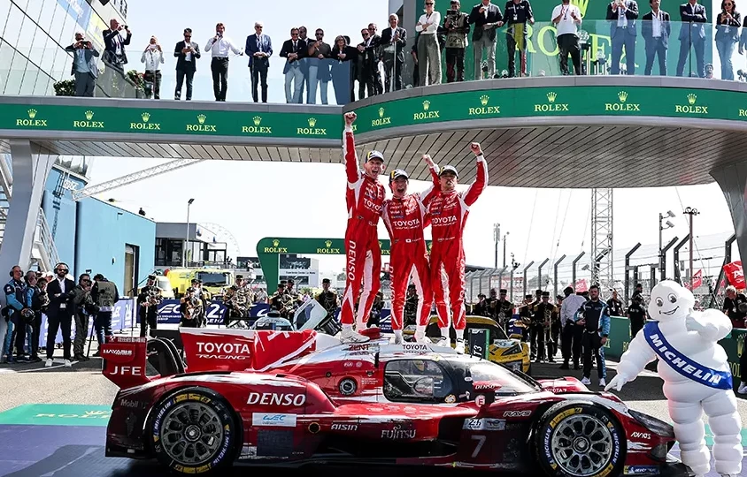 Le Mans 24 Jam: TOYOTA RACING Kuasai Podium Pertama dan Ketiga Secara Dramatis, Pastikan Puncak Klasemen WEC 2026